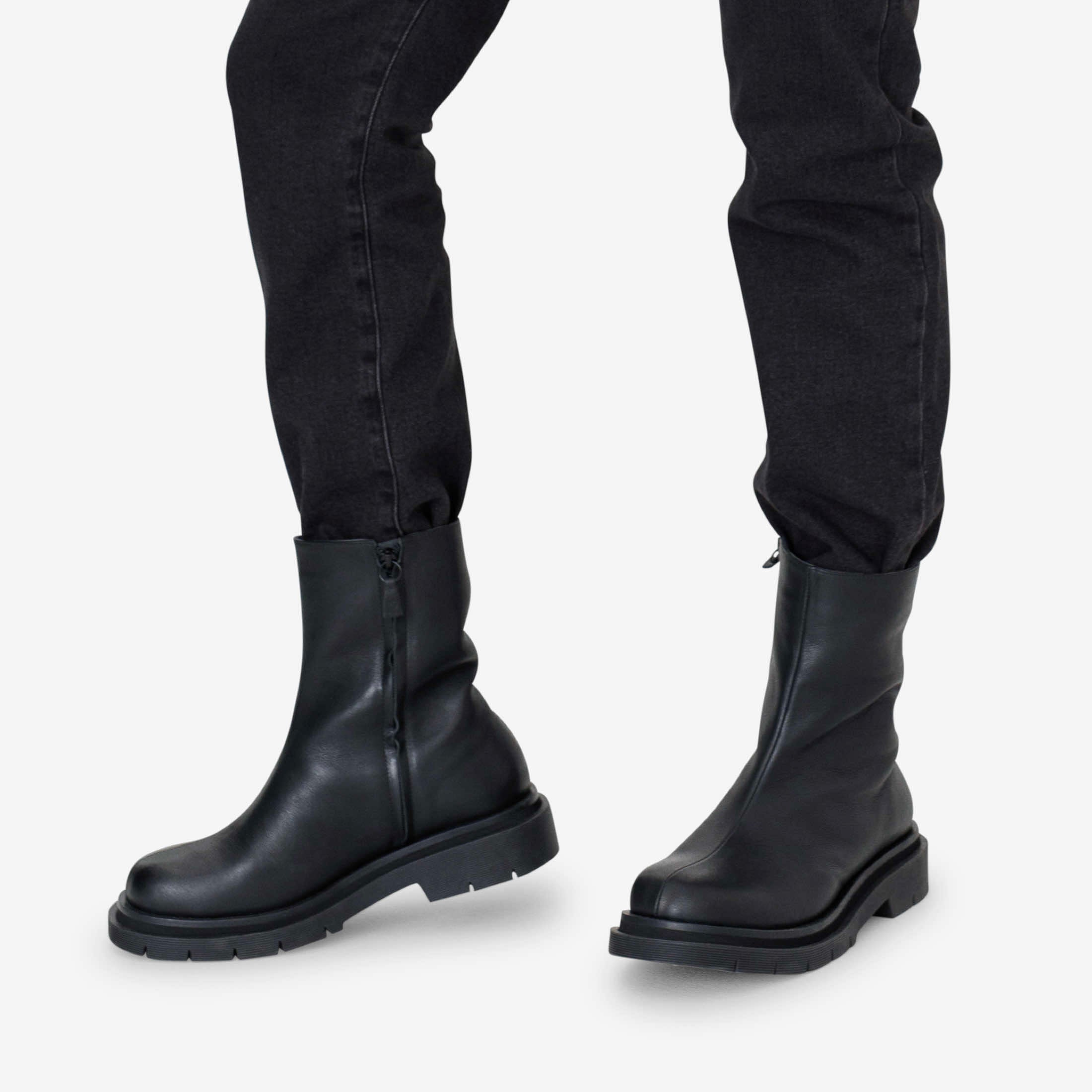 model-image-Black
