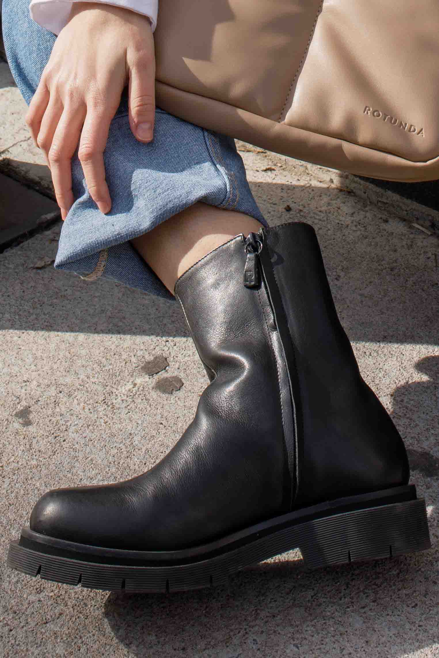 Arlo Lugsole Chelsea Boots