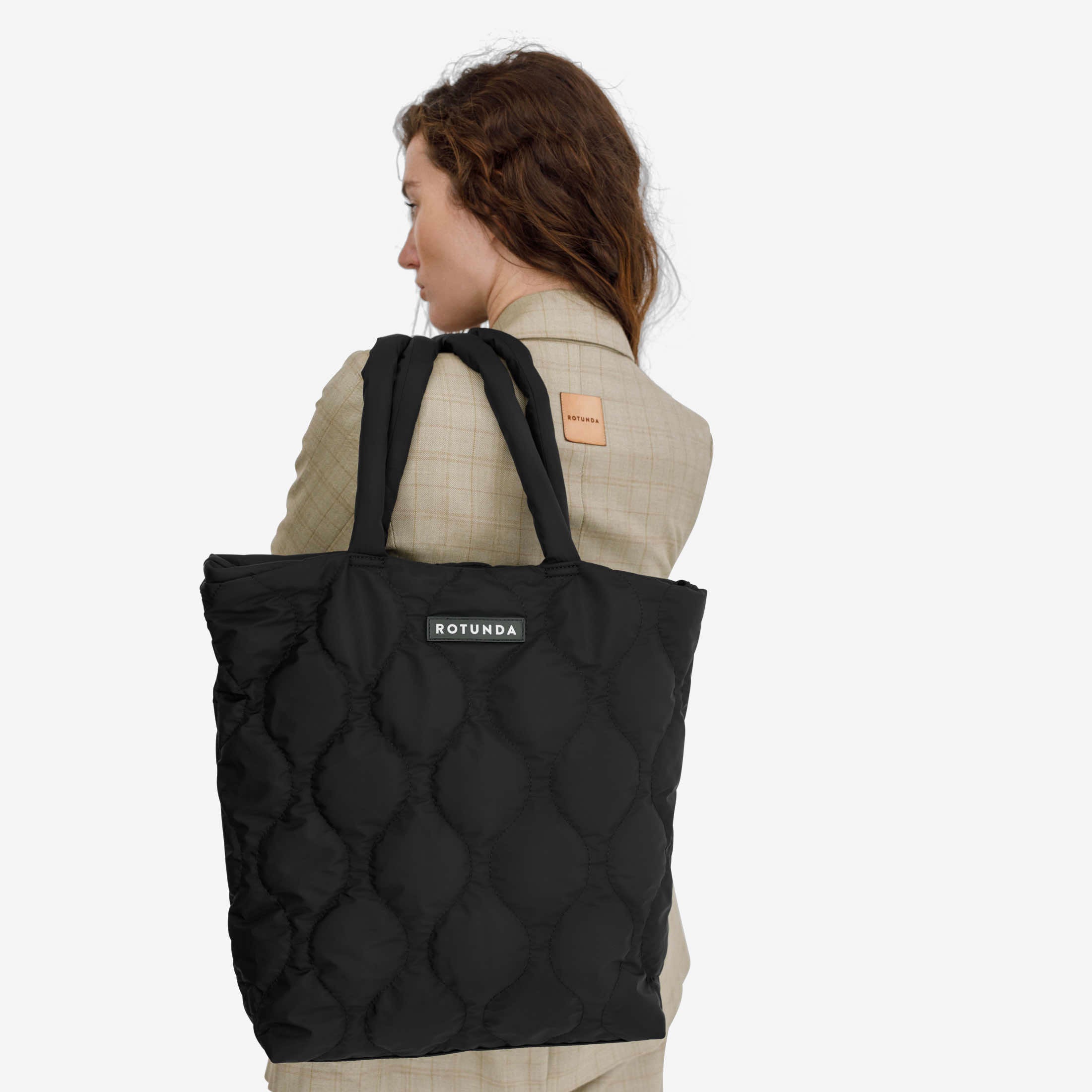 Daira Classic Tote