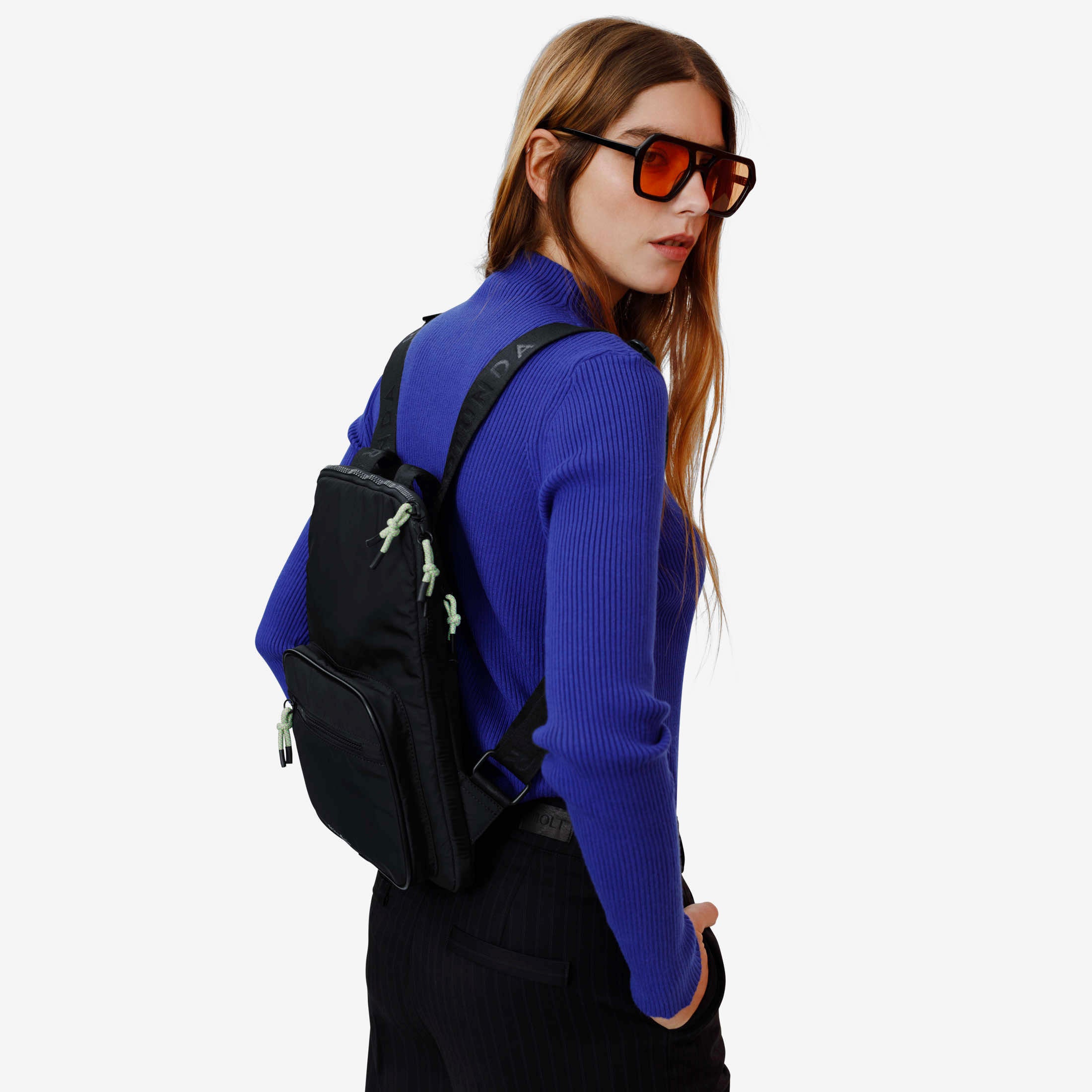 model-image-Black