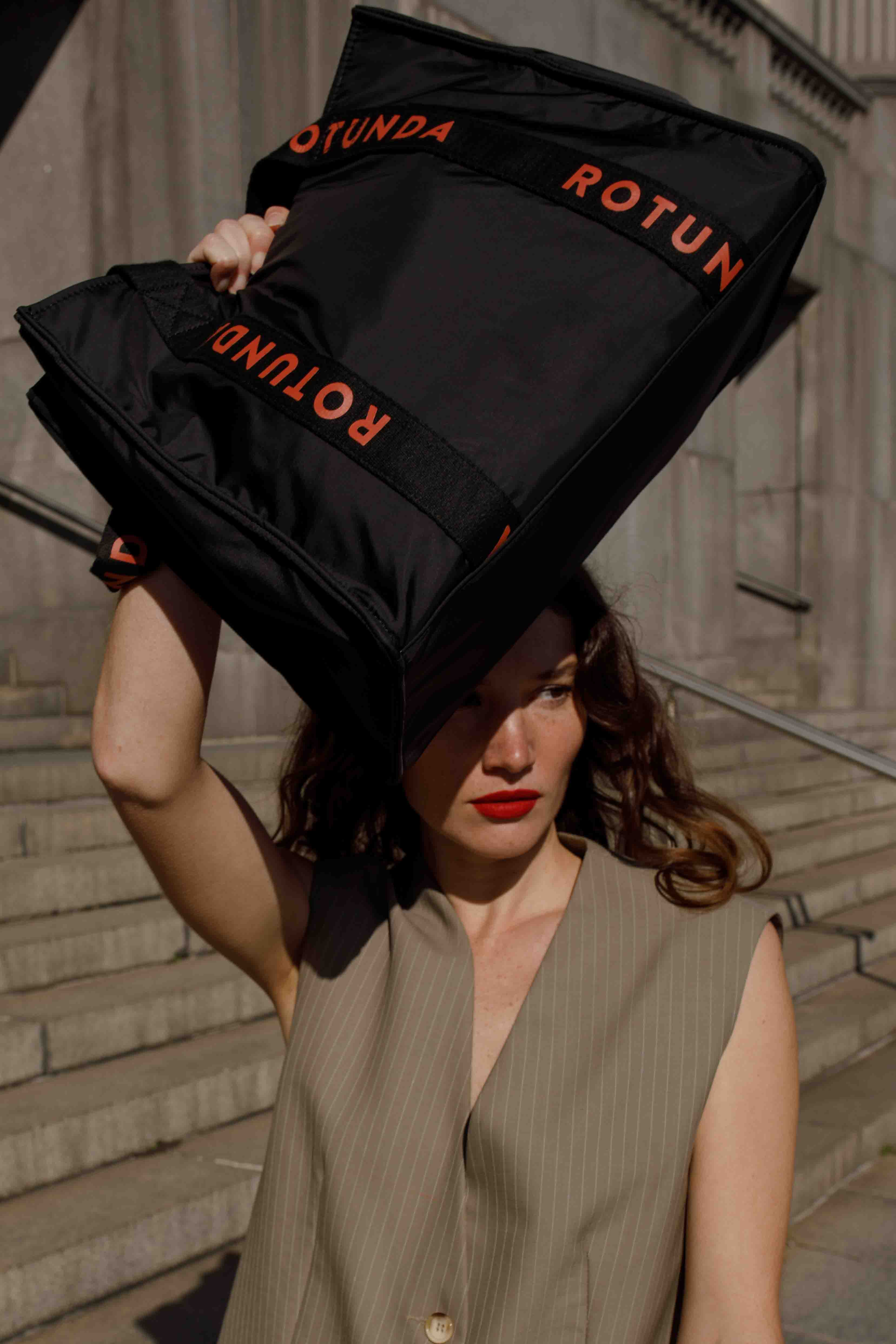 Bolso de mano Jact Daily, color negro