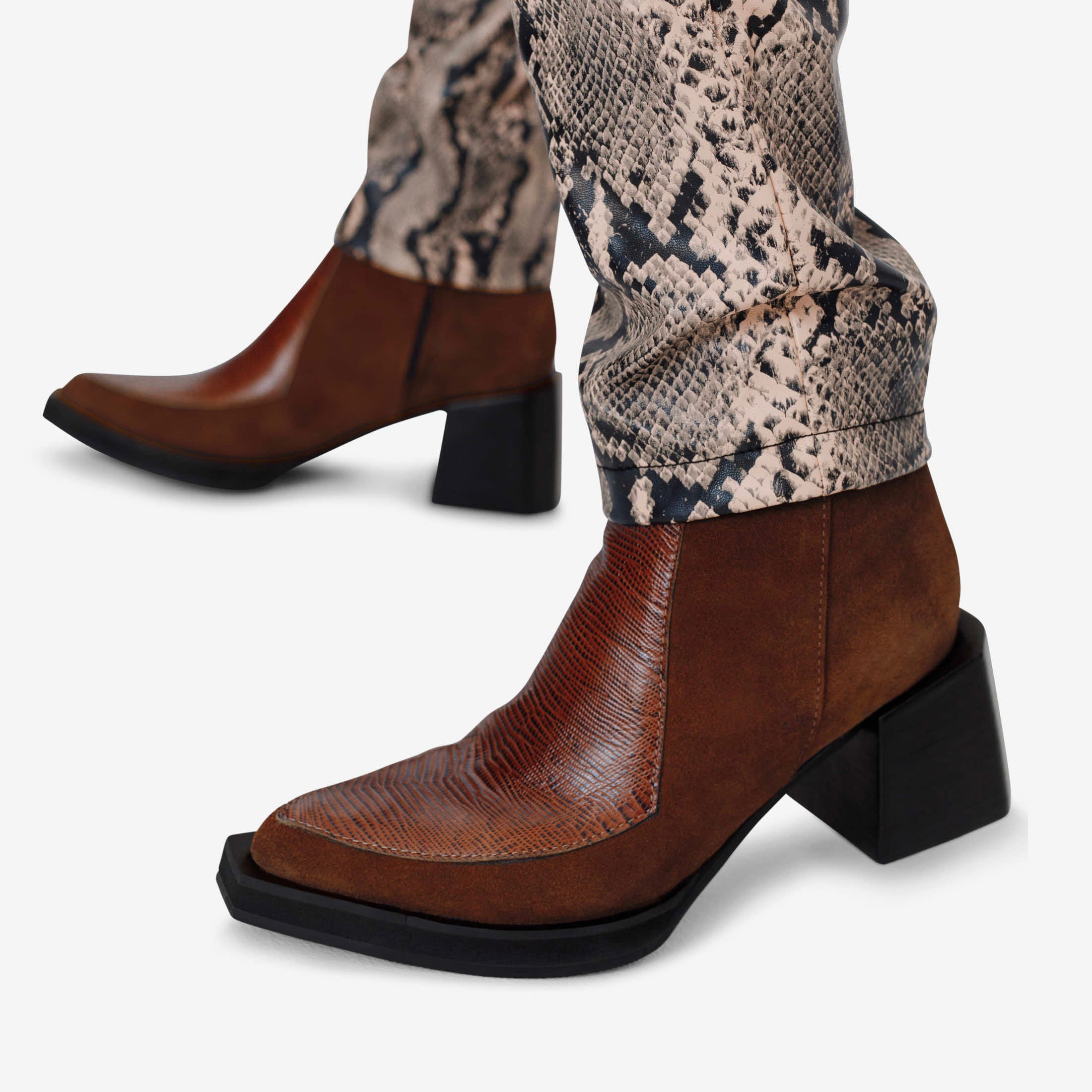 Arge Ankle Boots