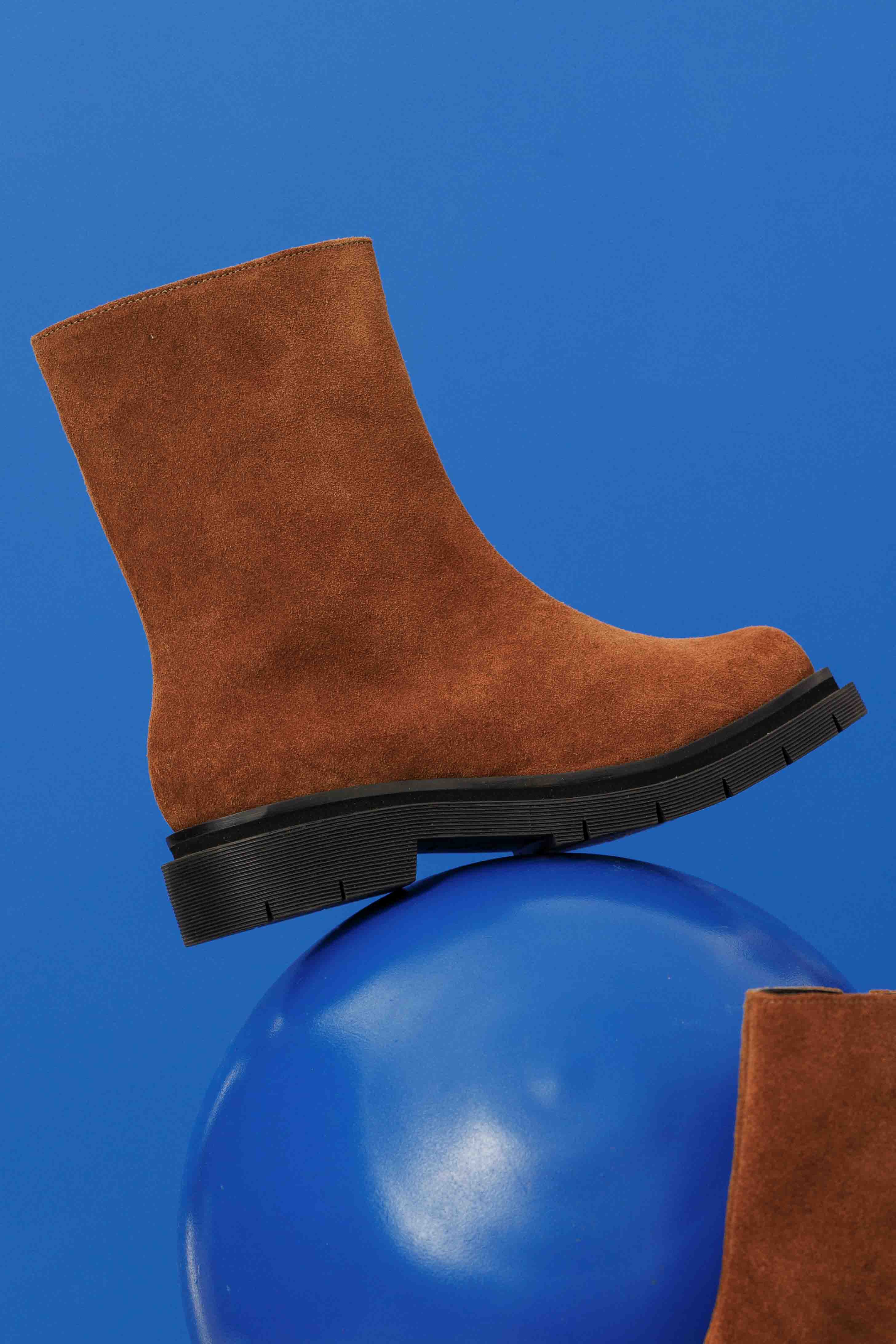 Arlo Lugsole Chelsea Boots